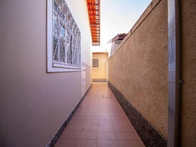 Casa para Venda em São José dos Campos - 3