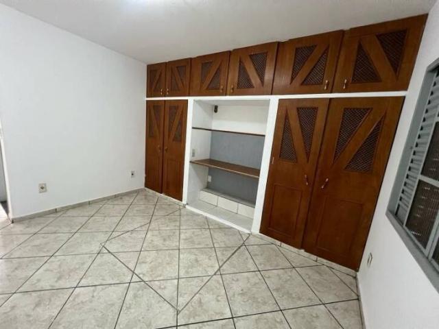 Casa para Venda em São José dos Campos - 2