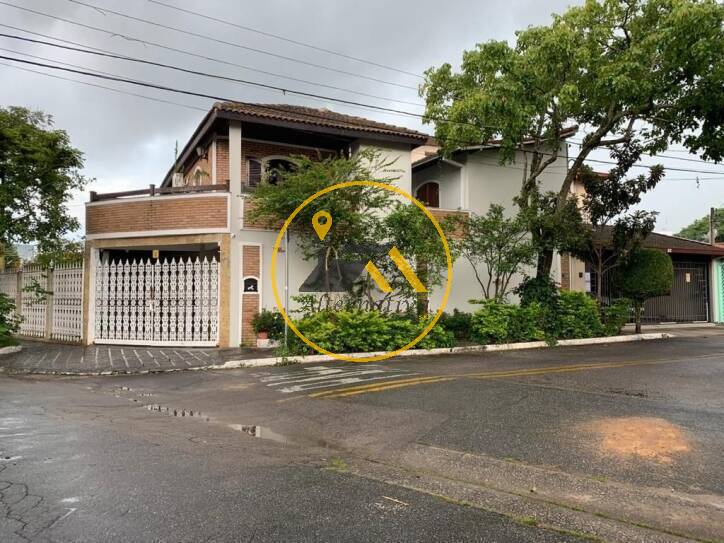Casa, 3 quartos, 250 m² - Foto 1