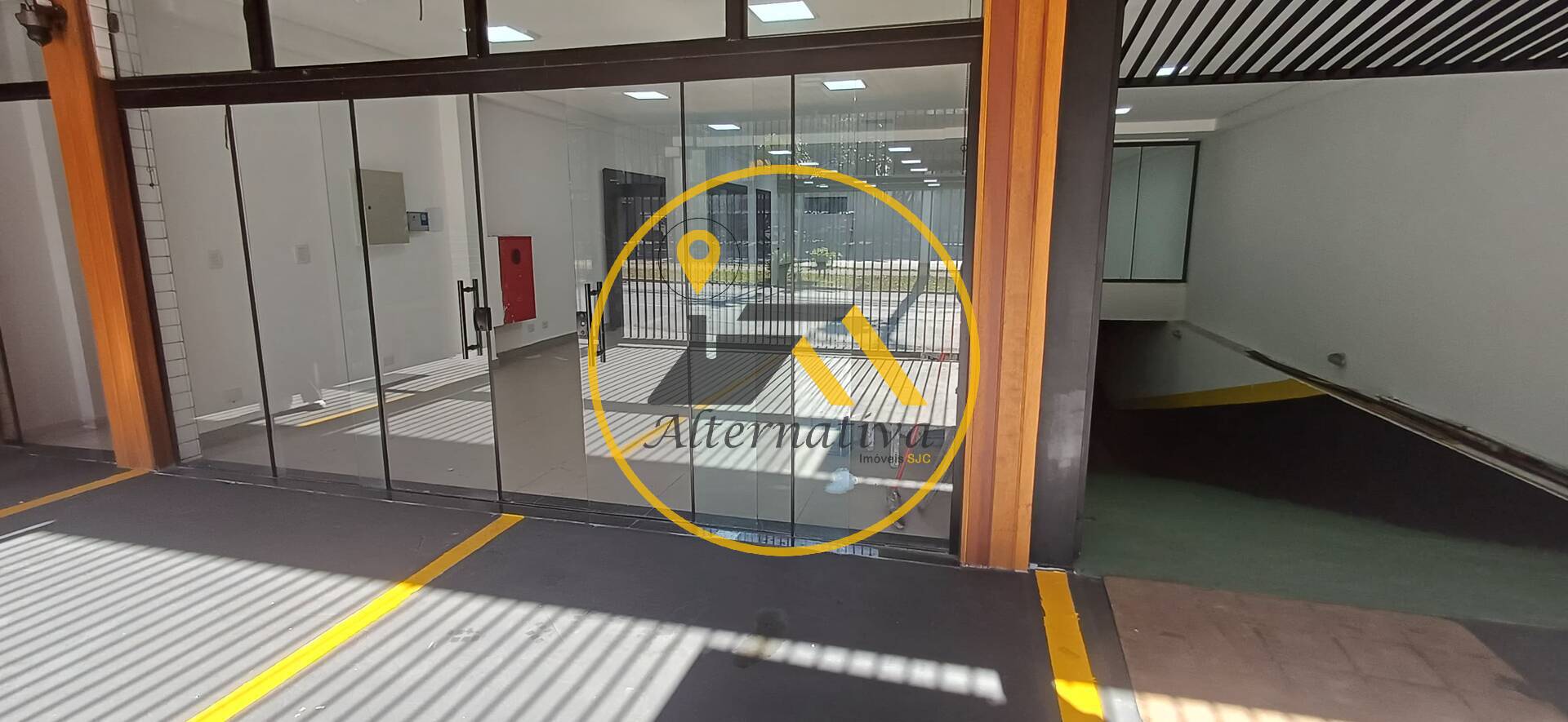 Loja-Salão, 248 m² - Foto 1