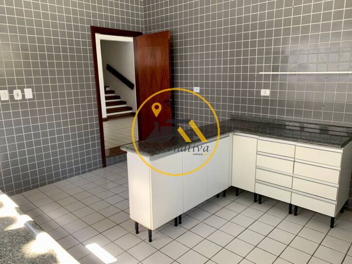 Casa, 4 quartos, 210 m² - Foto 9